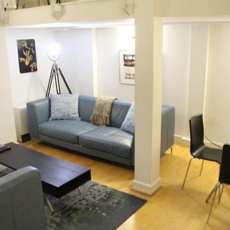 Central 2-Bed, 2-Bath Sanctuary Near Holborn Station, Covent Garden & West End London Bagian luar foto